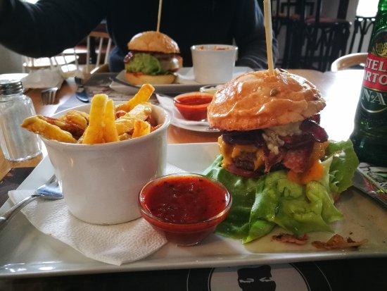 Colin's Gastro Pub