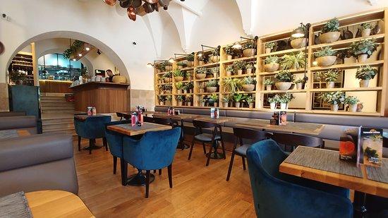 Marty Eatery